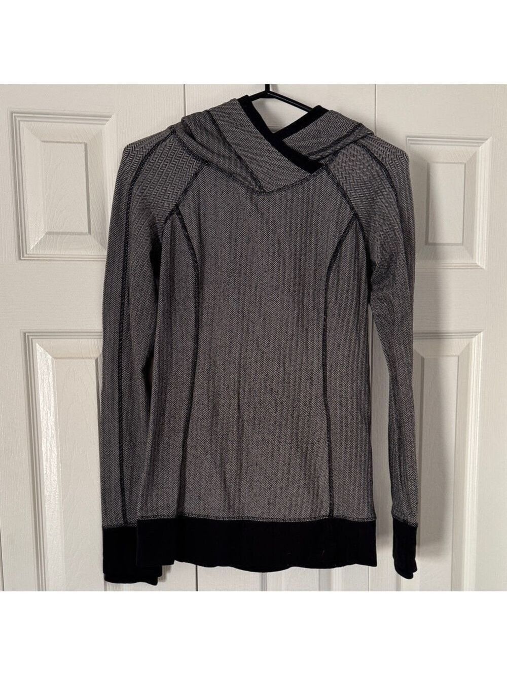 Lululemon Think Fast Hoodie in a heathered herringbone gray and black size 4.